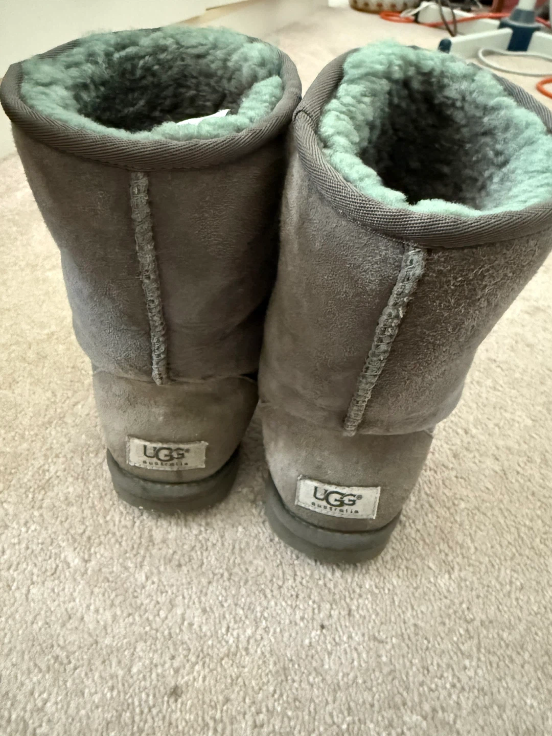 UGG Classic Short Boots - Size 6 - photo 4