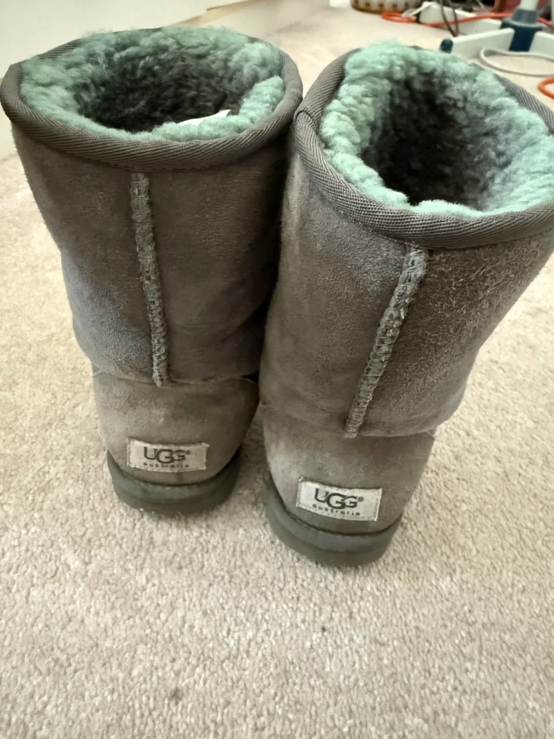 UGG Classic Short Boots - Size 6 image indicator(4)