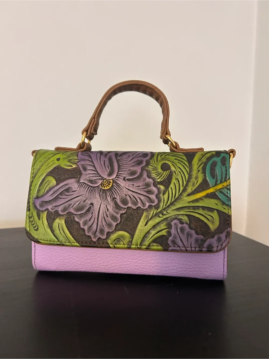 Artisanal Leather Handbags & Wallet image indicator(6)