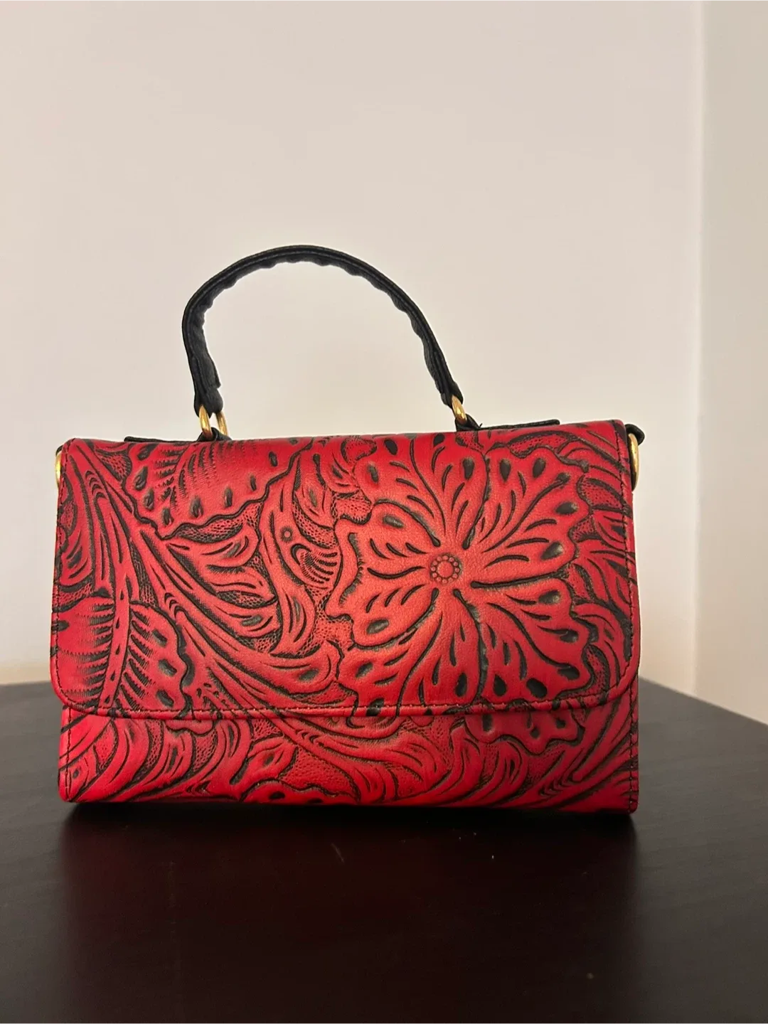 Artisanal Leather Handbags & Wallet image indicator(5)