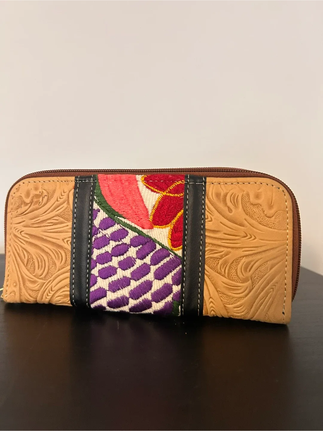 Artisanal Leather Handbags & Wallet image indicator(3)