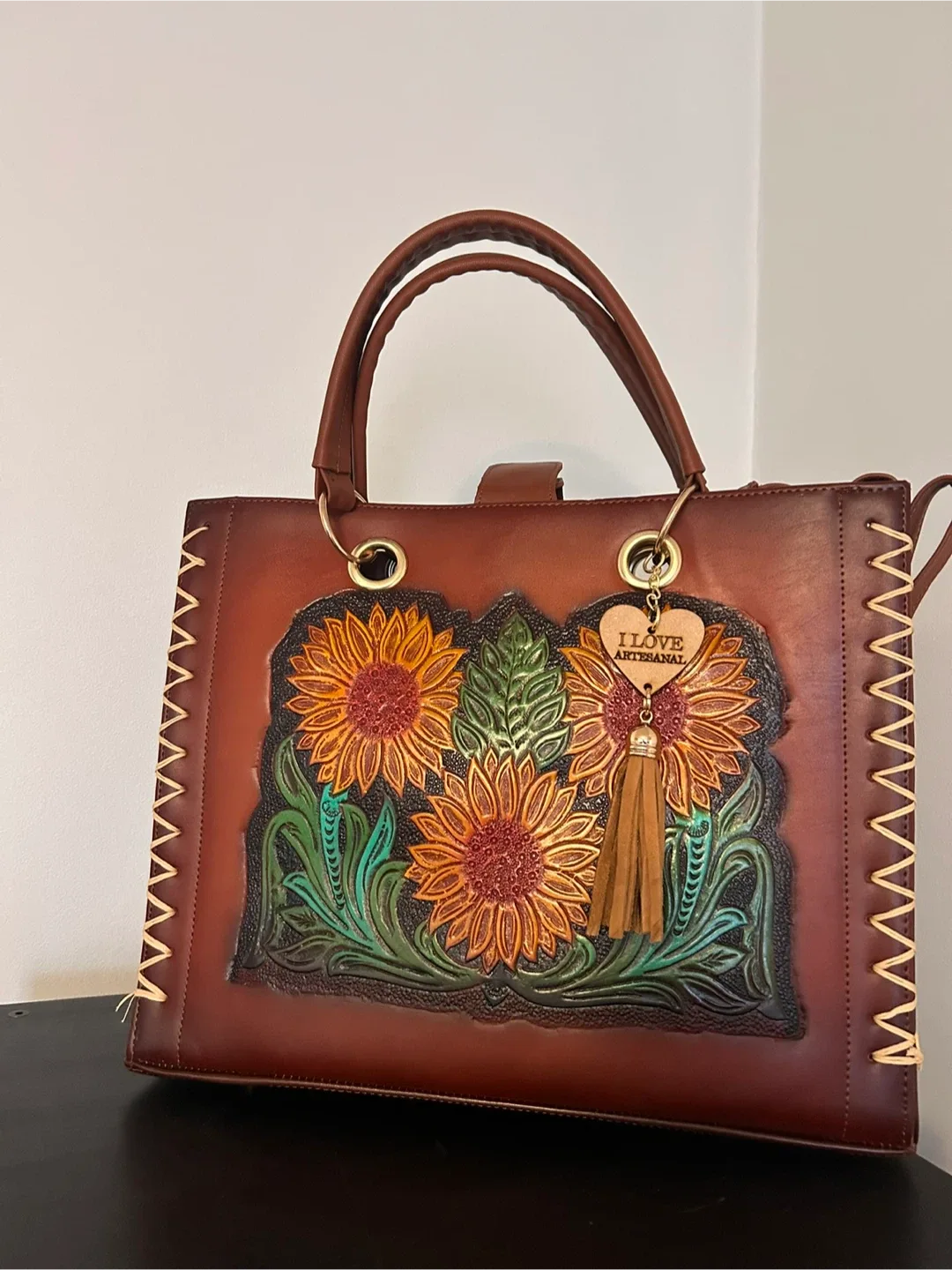 Artisanal Leather Handbags & Wallet image indicator(8)