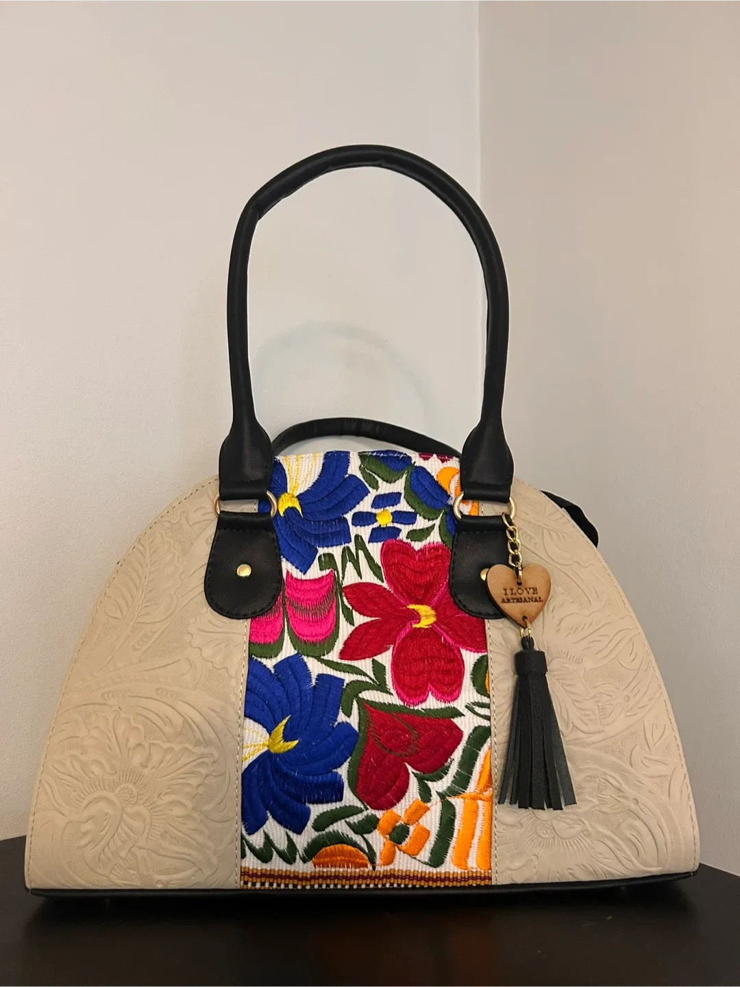 Artisanal Leather Handbags & Wallet image indicator(10)