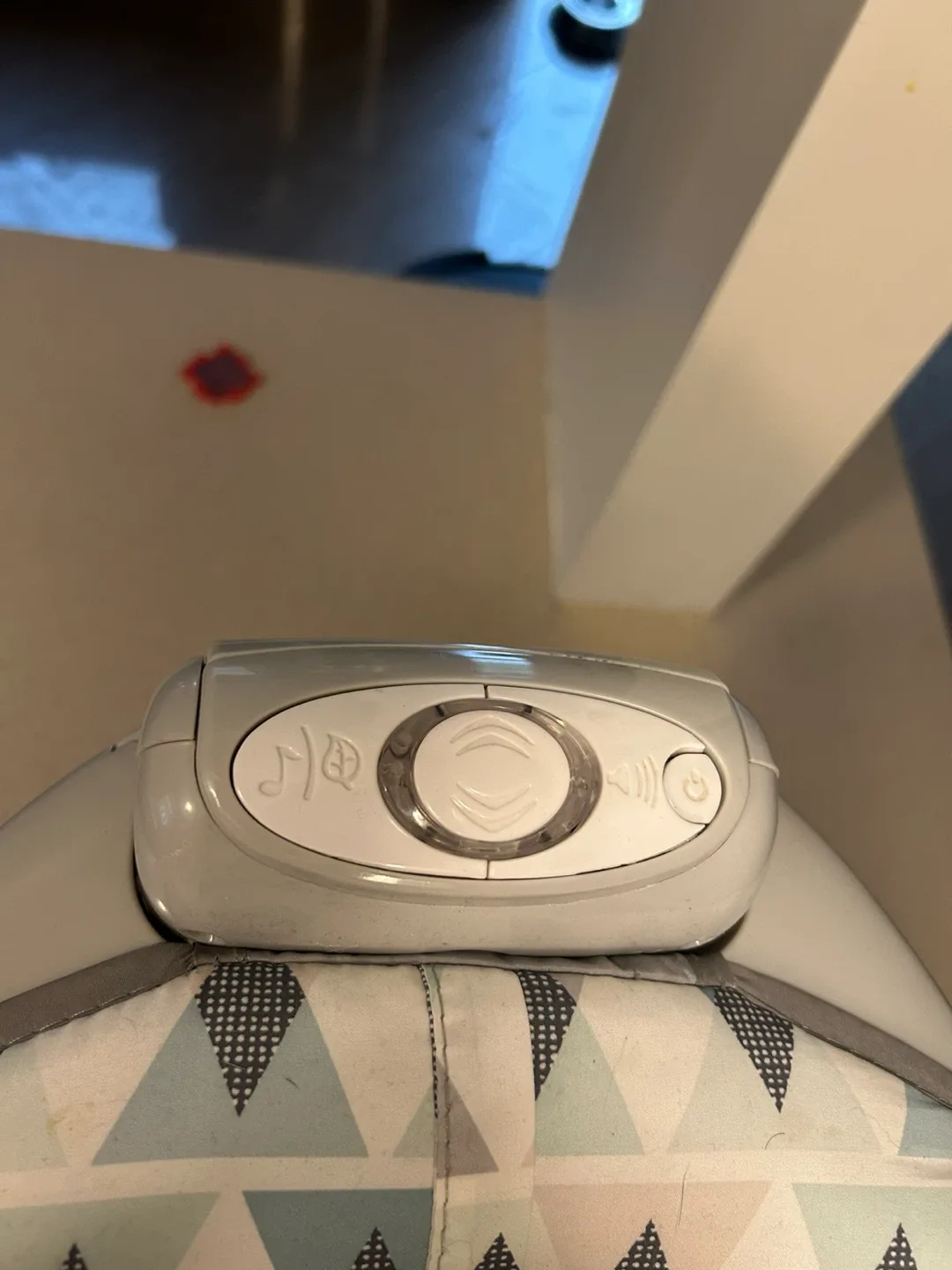 Ingenuity Baby Bouncer image indicator(2)