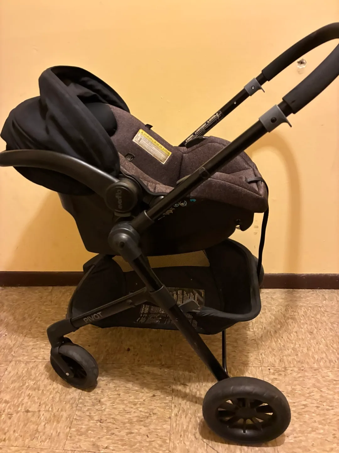 Evenflo Pivot Travel System image indicator(5)