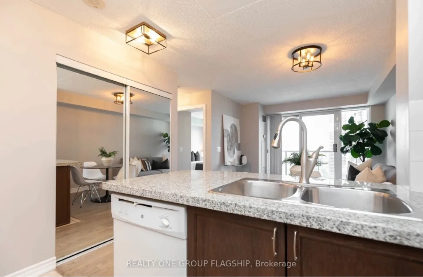 Condo for Rent - immediate availability image indicator(4)