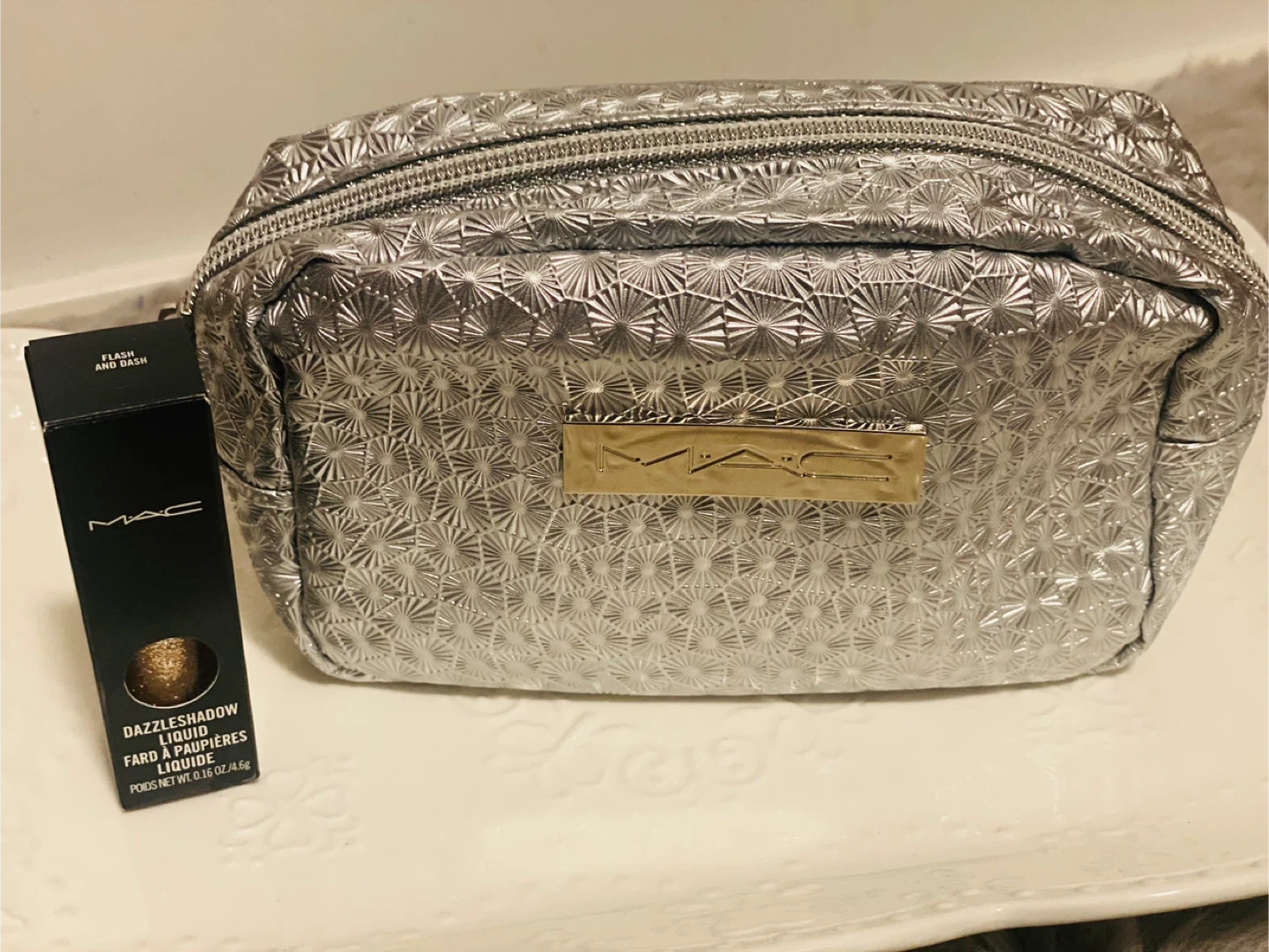 New MAC Holiday Bag + New Mac Dazzleshadow Liquid