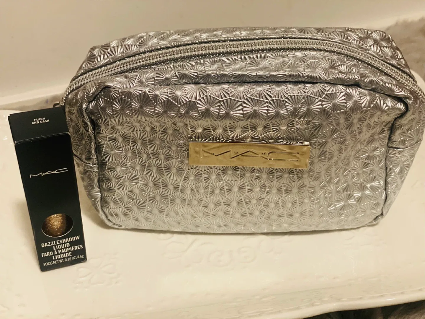 New MAC Holiday Bag + New Mac Dazzleshadow Liquid thumbnail