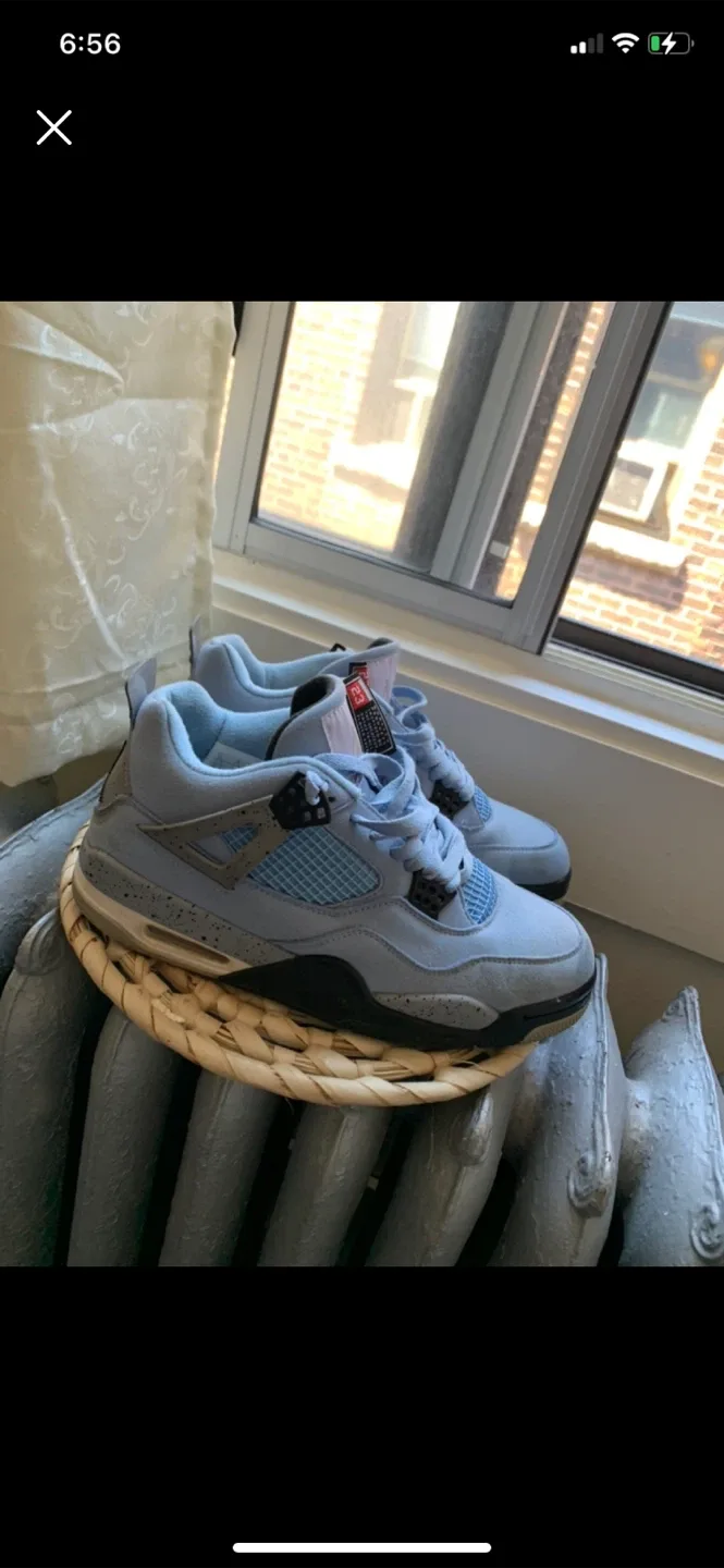 Air Jordan 4 Retro University Blue image indicator(2)