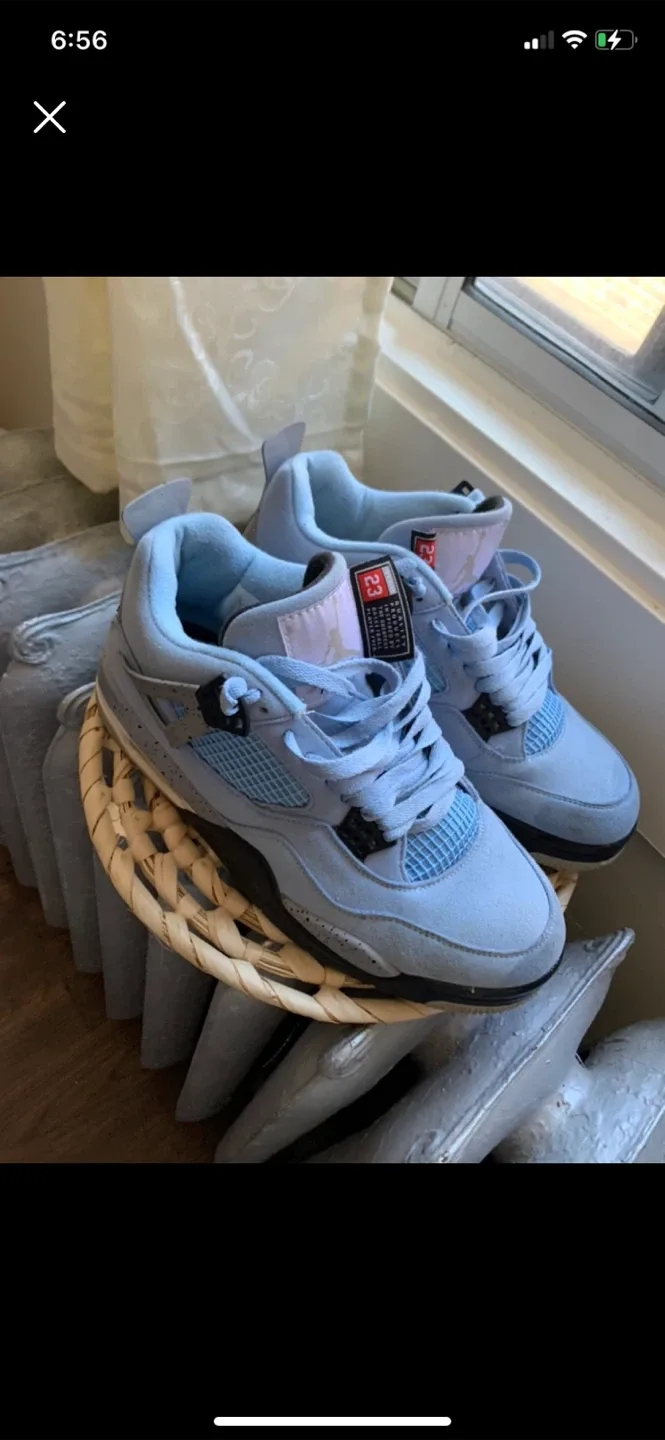 Air Jordan 4 Retro University Blue