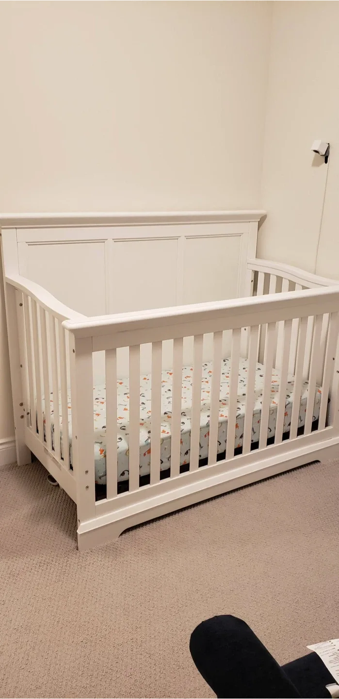 Child Craft Kelsey 4-in-1 Convertible Crib image indicator(2)