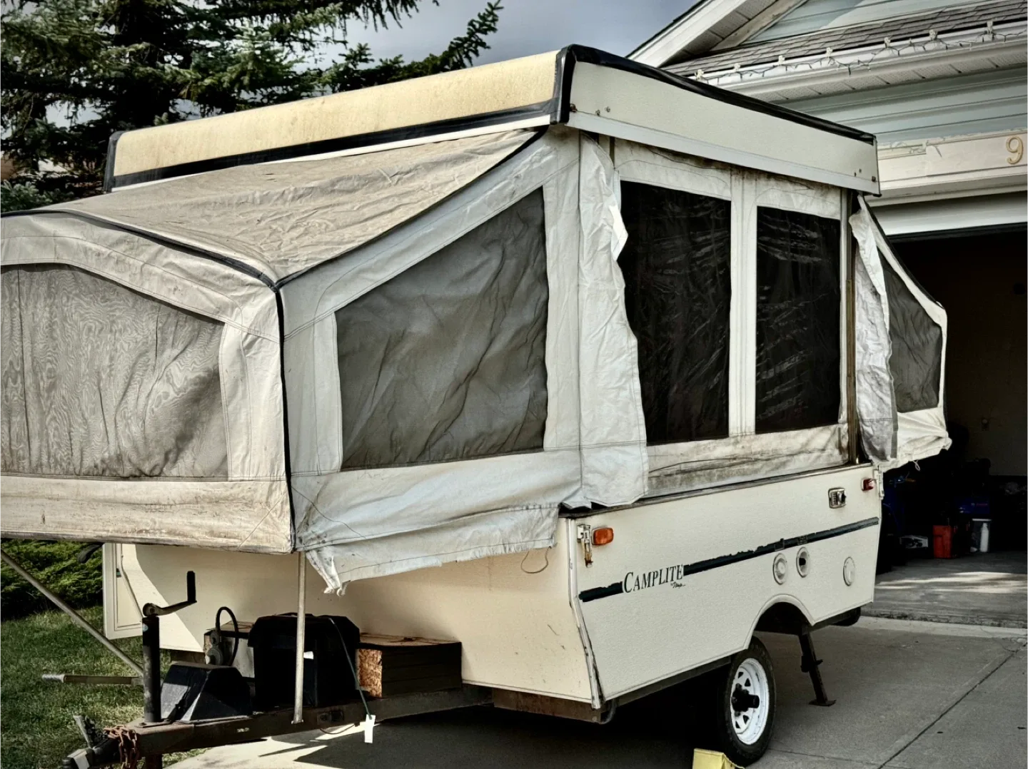 Camplite pop up camper. image indicator(3)