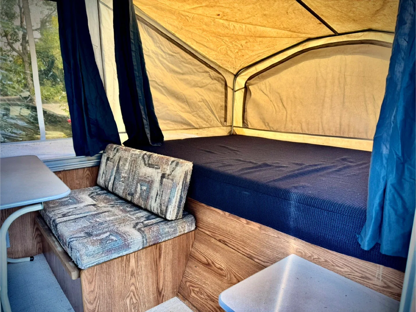 Camplite pop up camper. image indicator(4)
