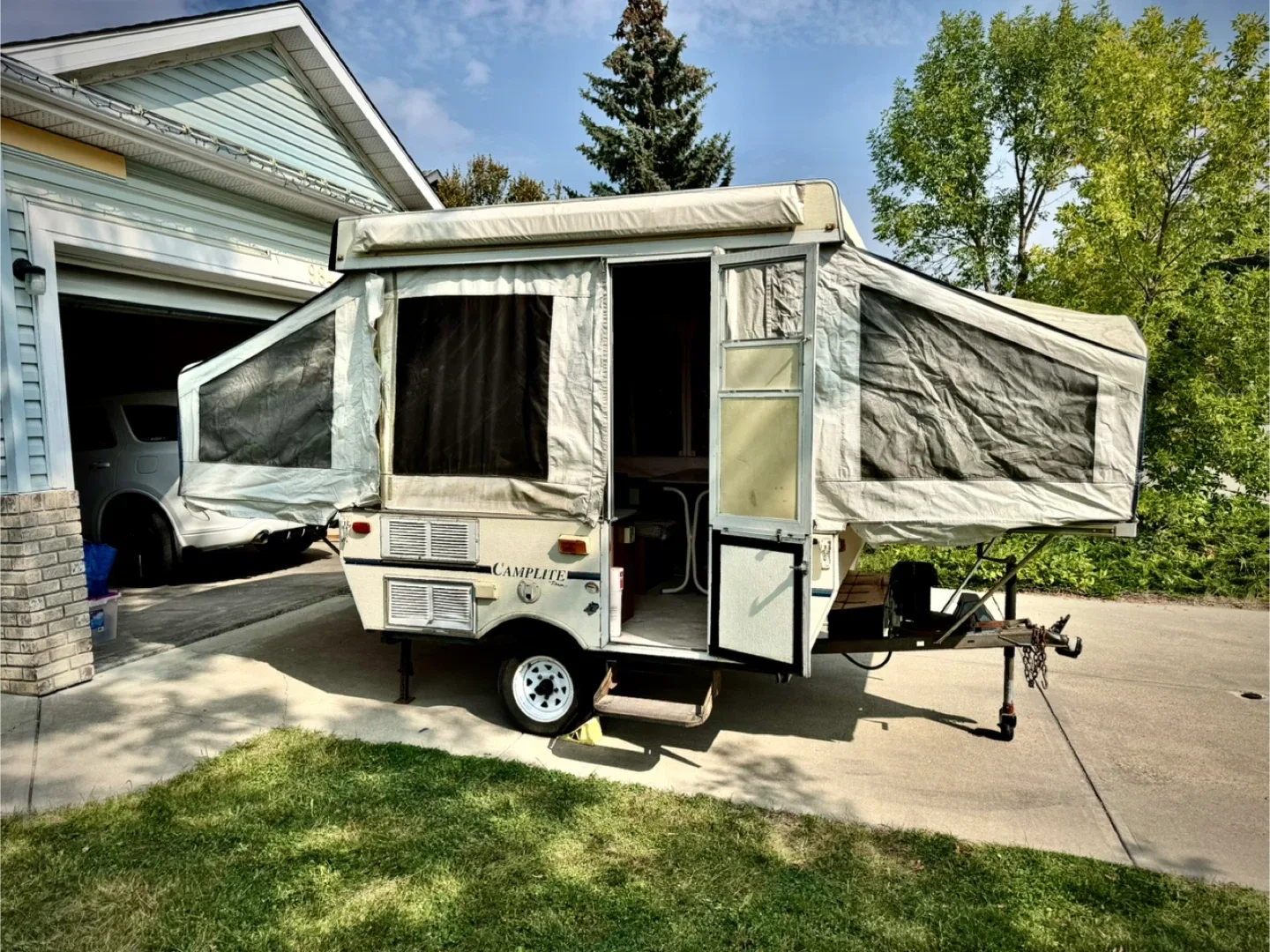 Camplite pop up camper. image indicator(2)