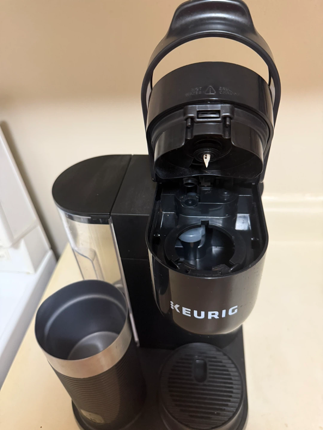 Keurig Coffee Maker with Milk Frother - Black - photo 3