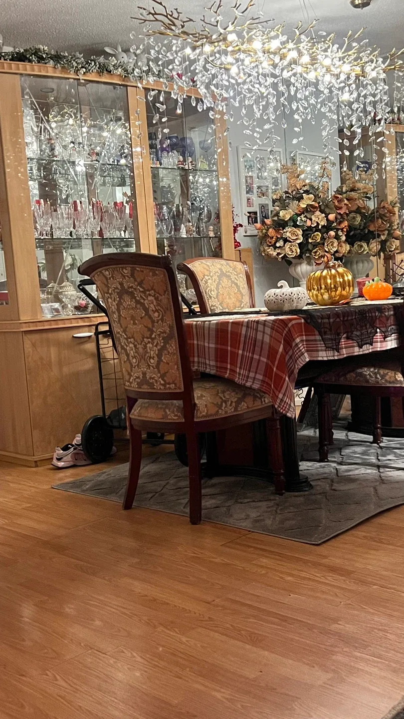 Dining Room Table and Chairs Set image indicator(2)