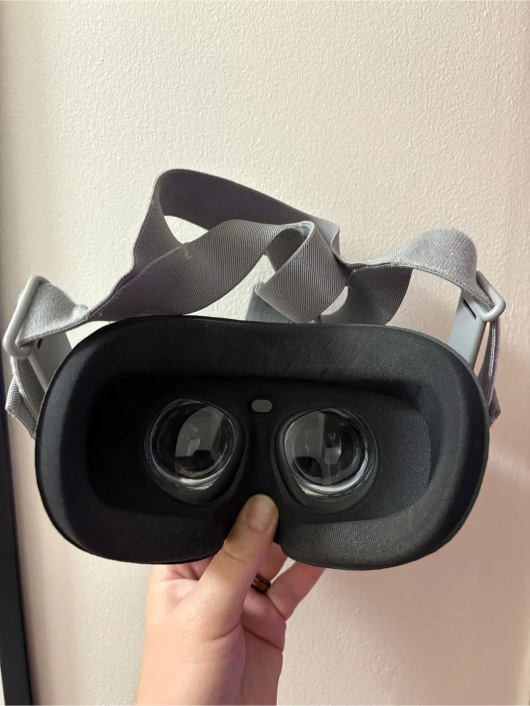 Oculus Go VR Headset and Controller image indicator(2)