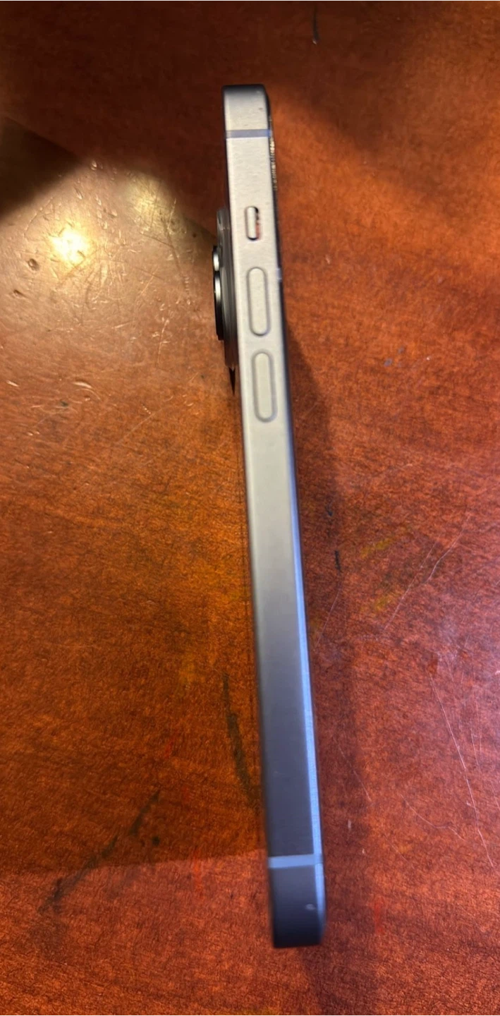 iPhone 14 - Blue - photo 3