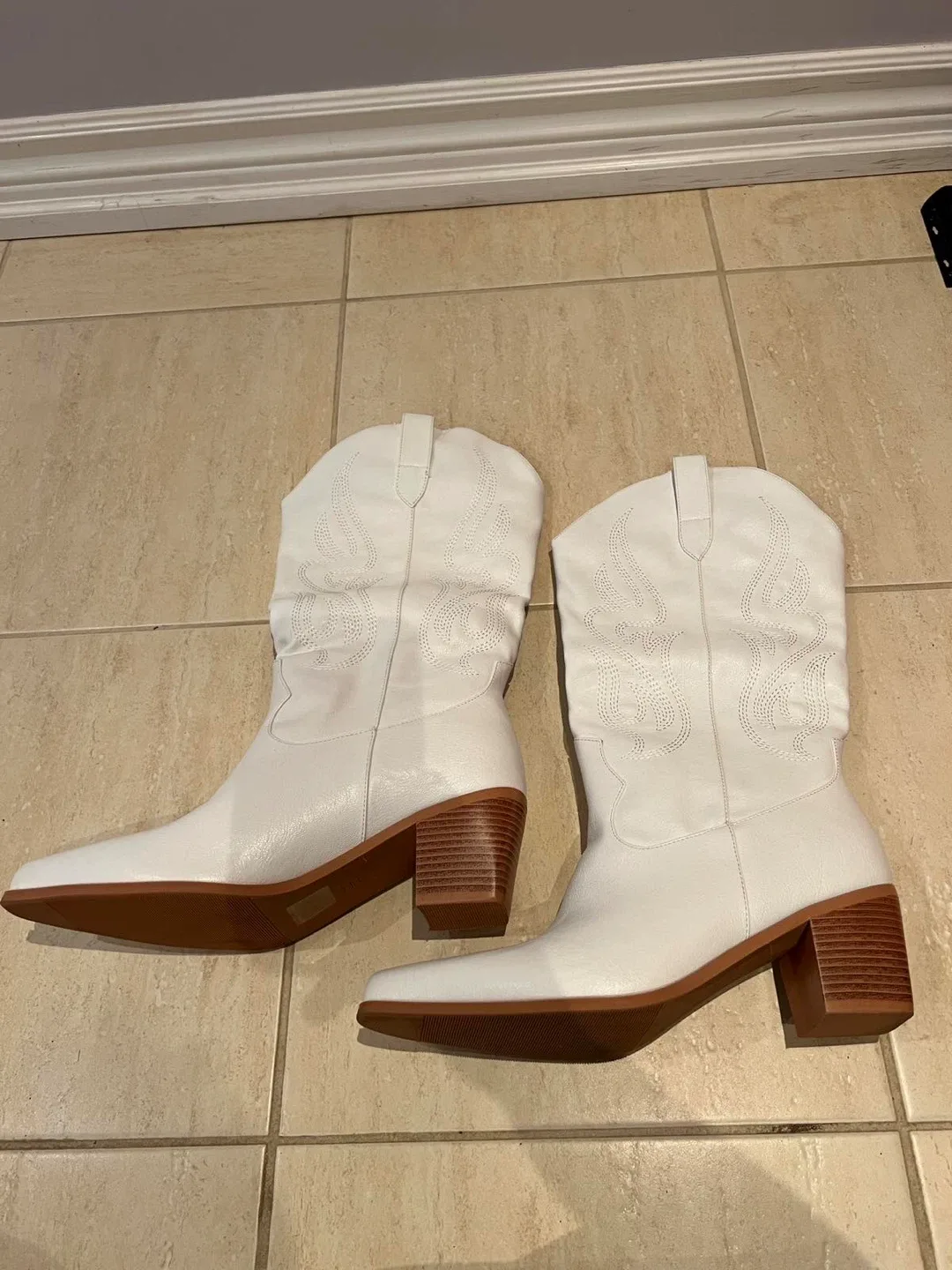 White Cowboy Boots - Size 10 image indicator(2)