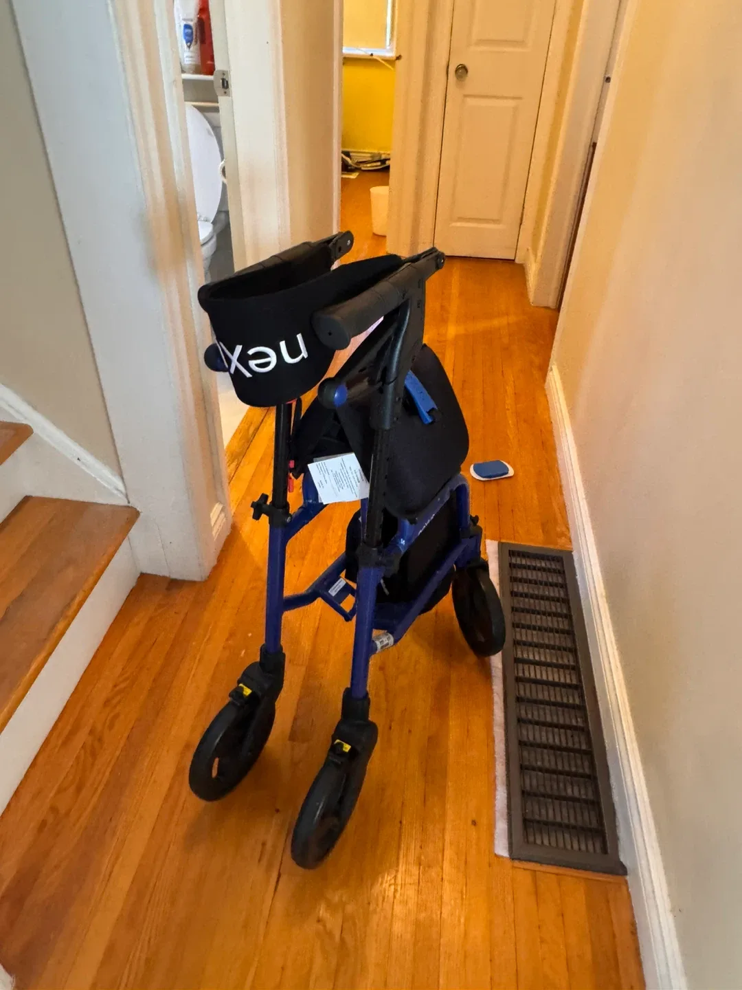 Nexus 3 Low Blue Walker Rollator image indicator(3)