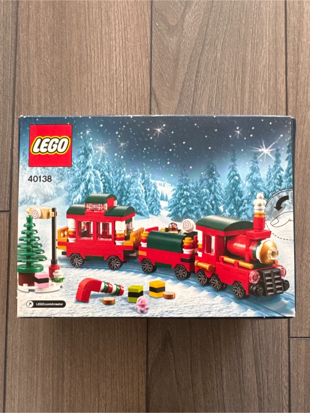 LEGO 40138 Christmas Train Set image indicator(2)