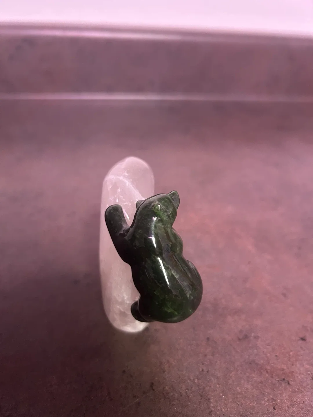 Vintage Jade Bear on Selenite Crystal image indicator(3)