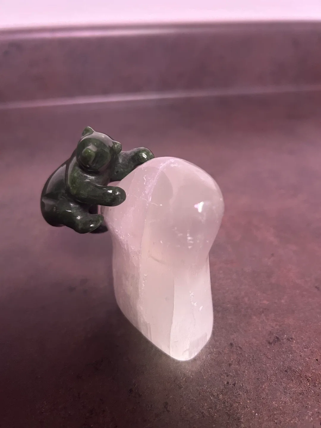 Vintage Jade Bear on Selenite Crystal image indicator(5)