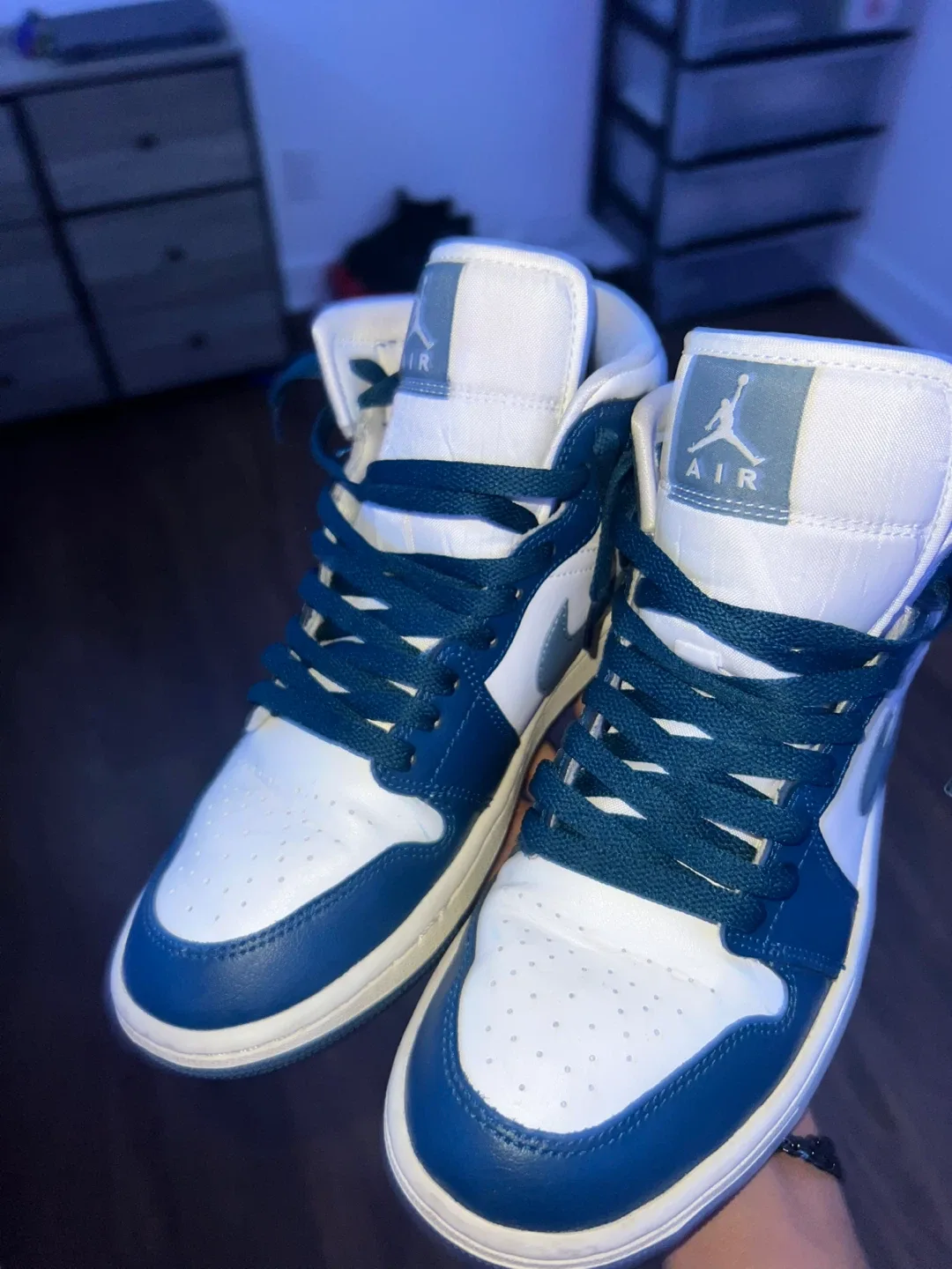 Nike Air Jordan 1 Mid White/Deep Royal Blue, US 8.5 image indicator(2)