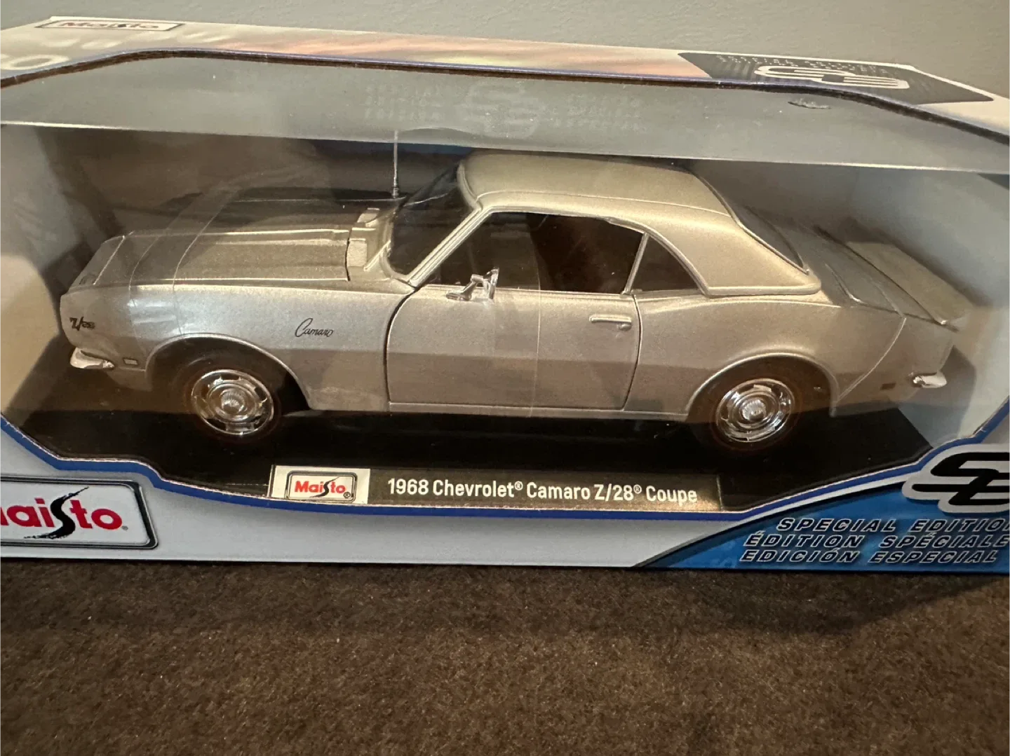 Maisto 1968 Chevrolet Camaro Z/28 Coupe Diecast Car image indicator(2)