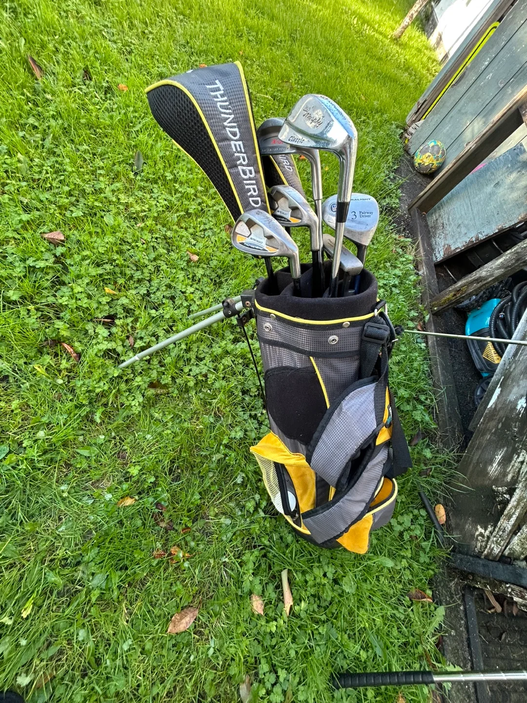 Kids Mixed Golf Club Set: Wilson, Northwestern, Thunderbird image indicator(4)