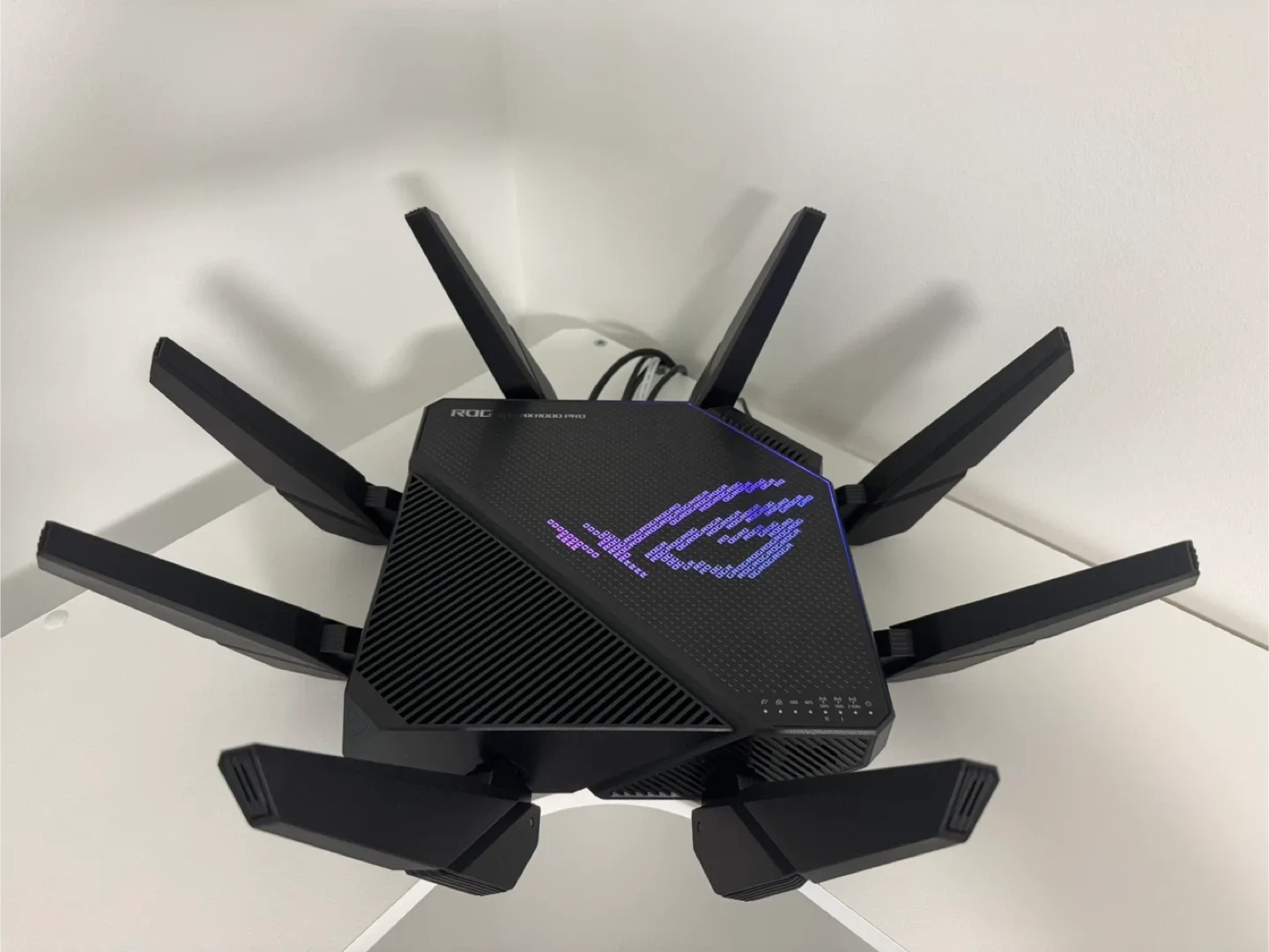 ASUS ROG Rapture GT-AX11000 Pro WiFi 6 Router image indicator(2)