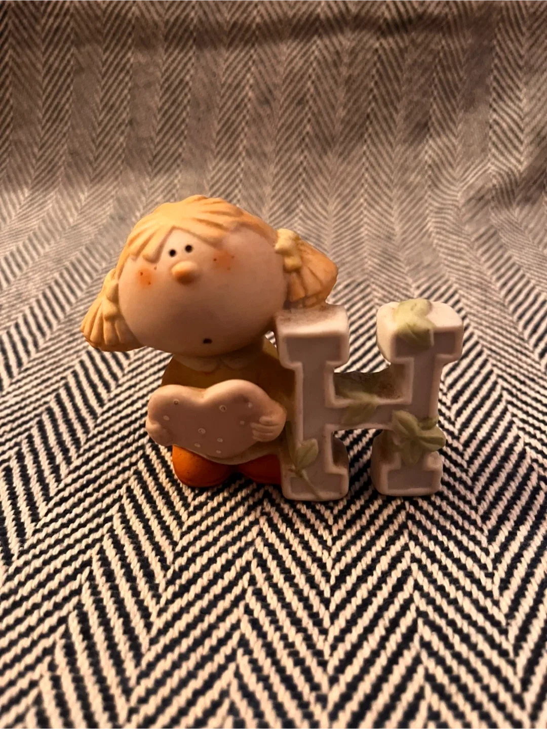 Vintage Bumpkin Letters Figurines - Rachel image indicator(5)