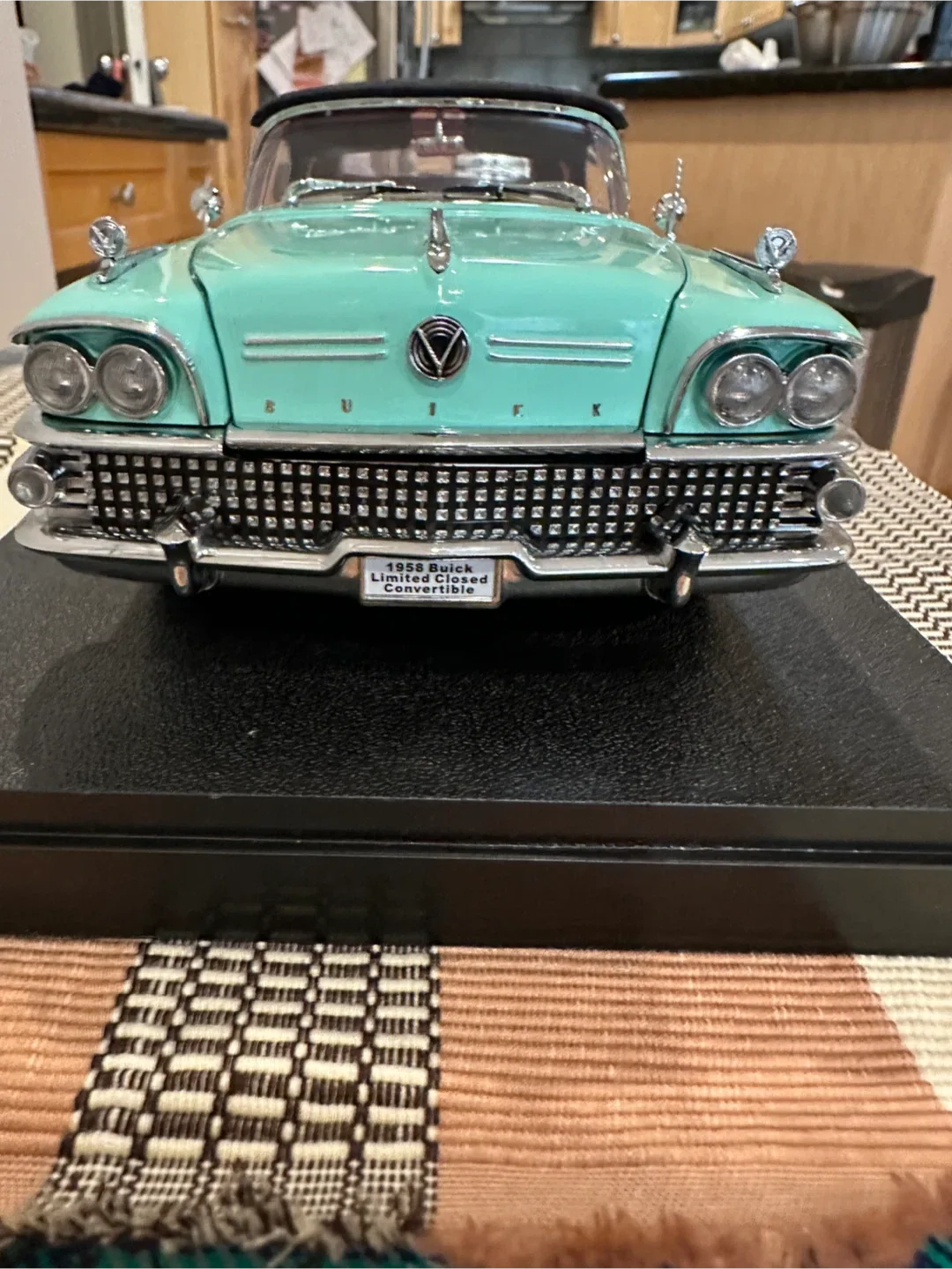 1958 Buick Limited Closed Convertible Diecast image indicator(3)