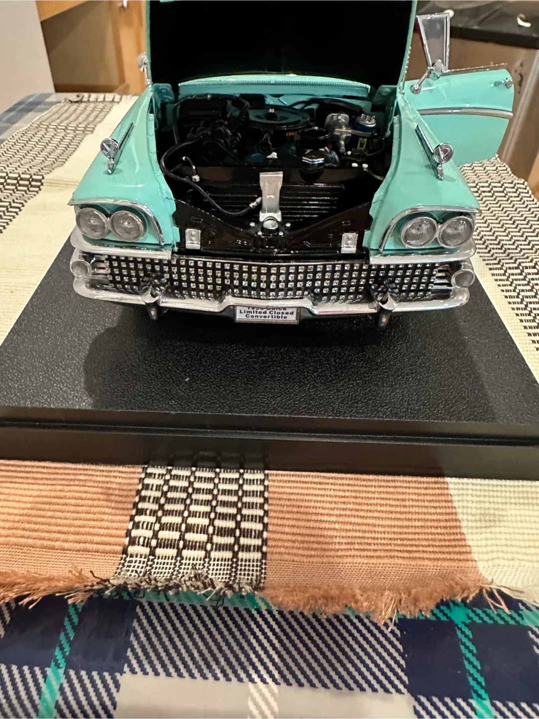 1958 Buick Limited Closed Convertible Diecast image indicator(5)