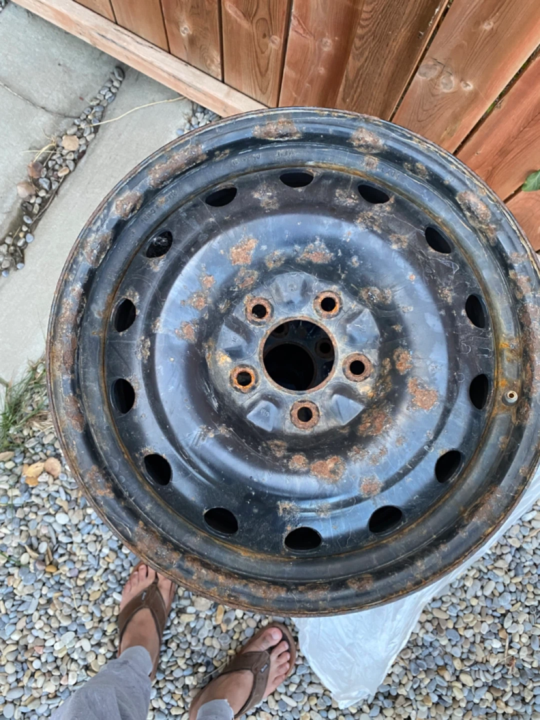 17 inch Chevrolet Equinox Steel Rims – Set of 4 (Good Condition)