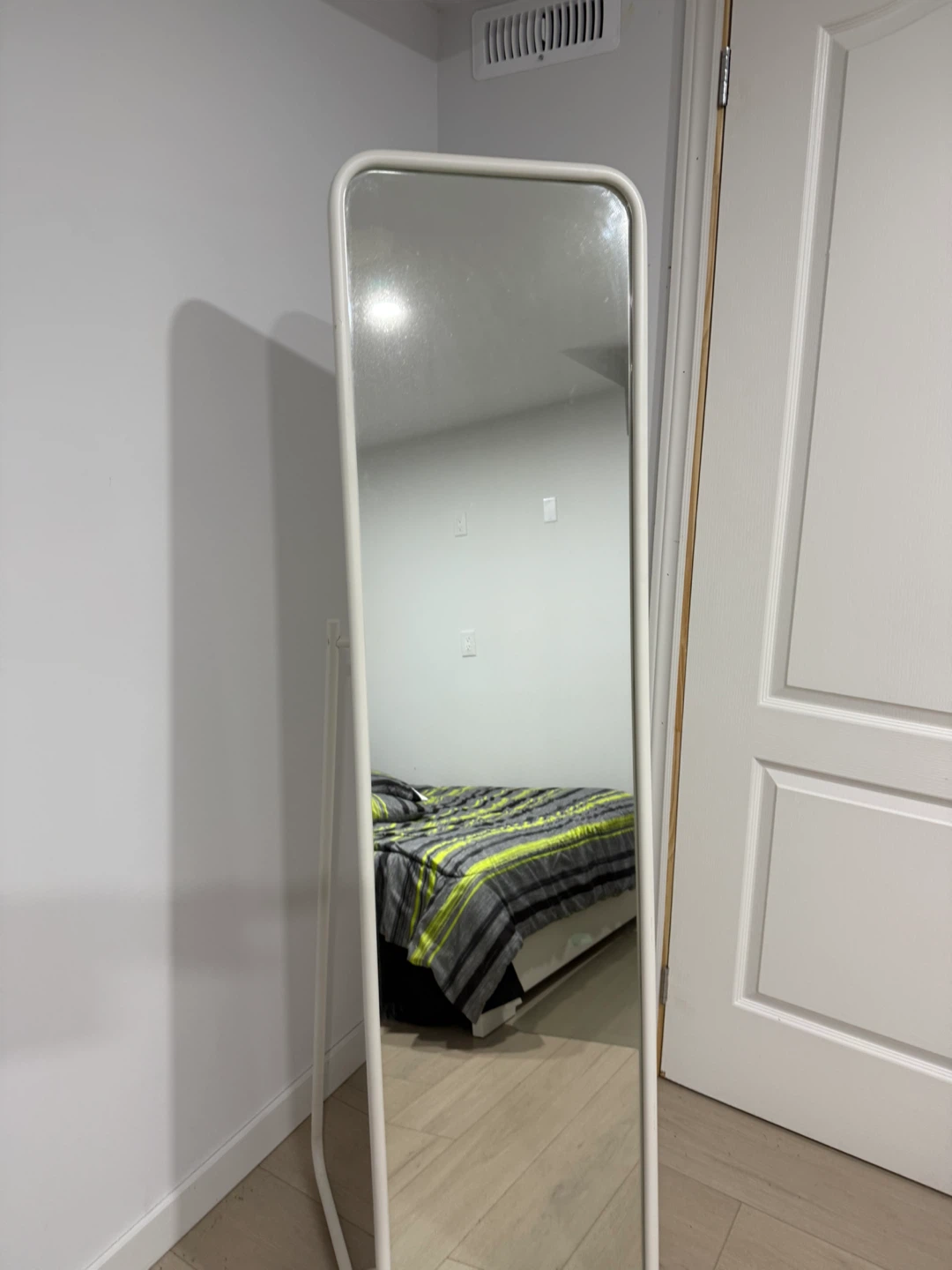 White Standing Mirror - photo 3