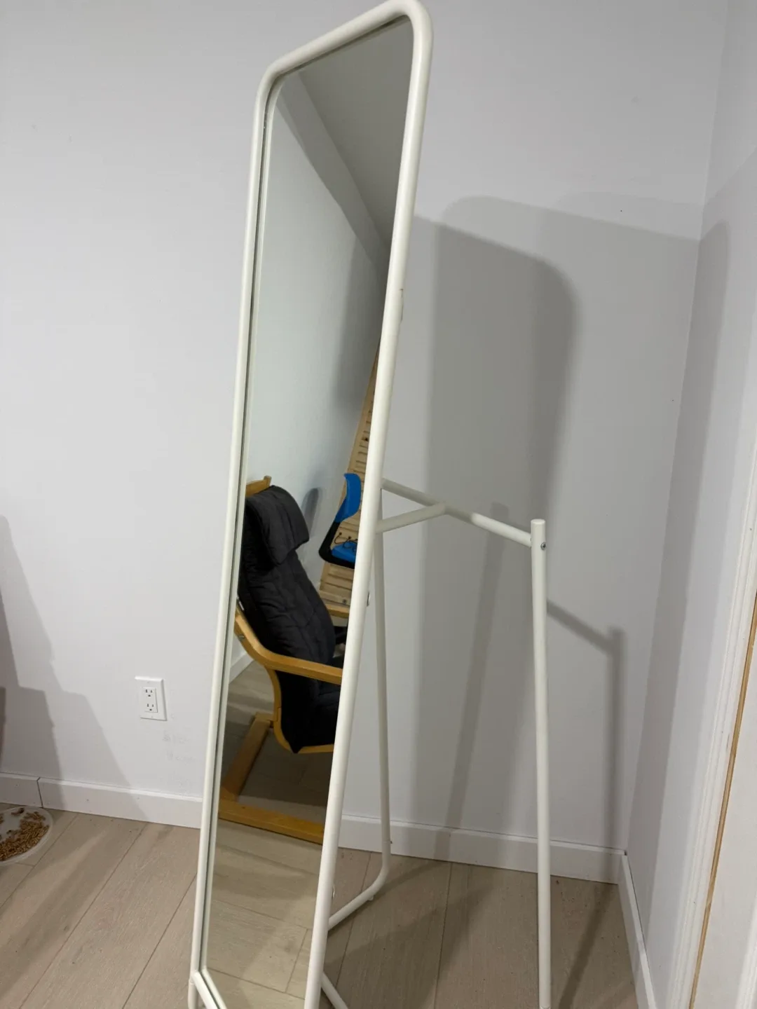 White Standing Mirror image indicator(2)