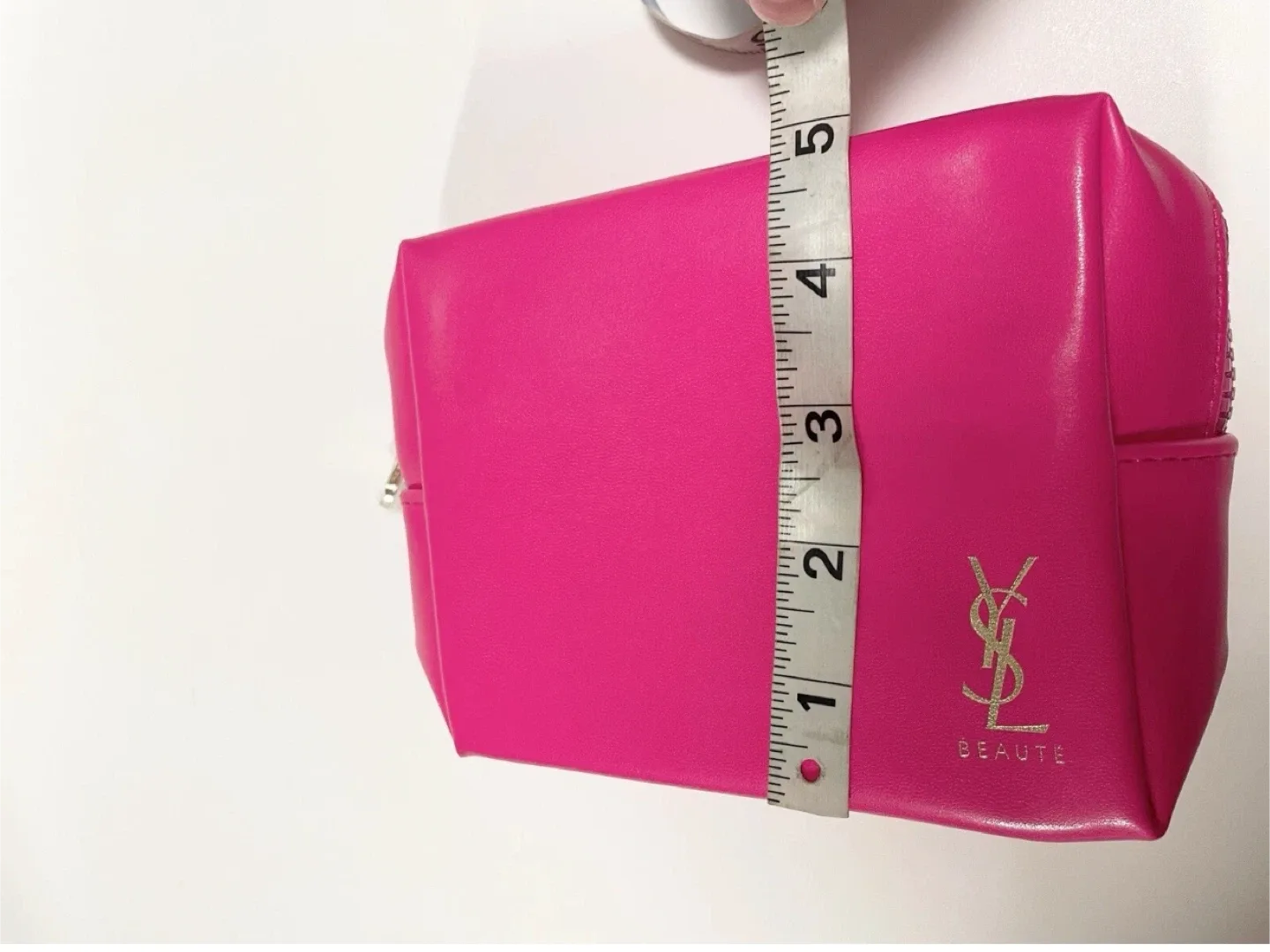 YSL Libre Gel Douche Shower Gel (50ml) & Pink Beaute Pouch image indicator(8)