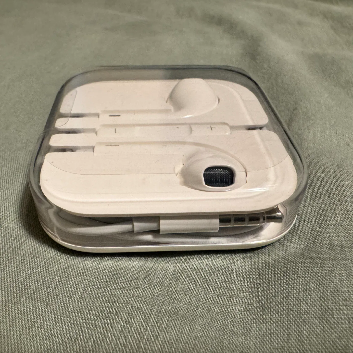 Apple EarPods with 3.5mm Headphone Plug - New image indicator(3)