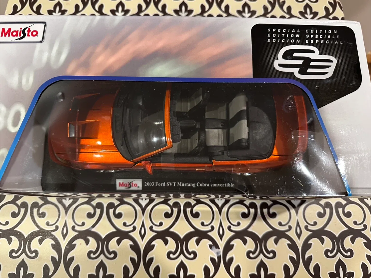 Maisto 2003 Ford SVT Mustang Cobra Convertible 1:18 image indicator(2)