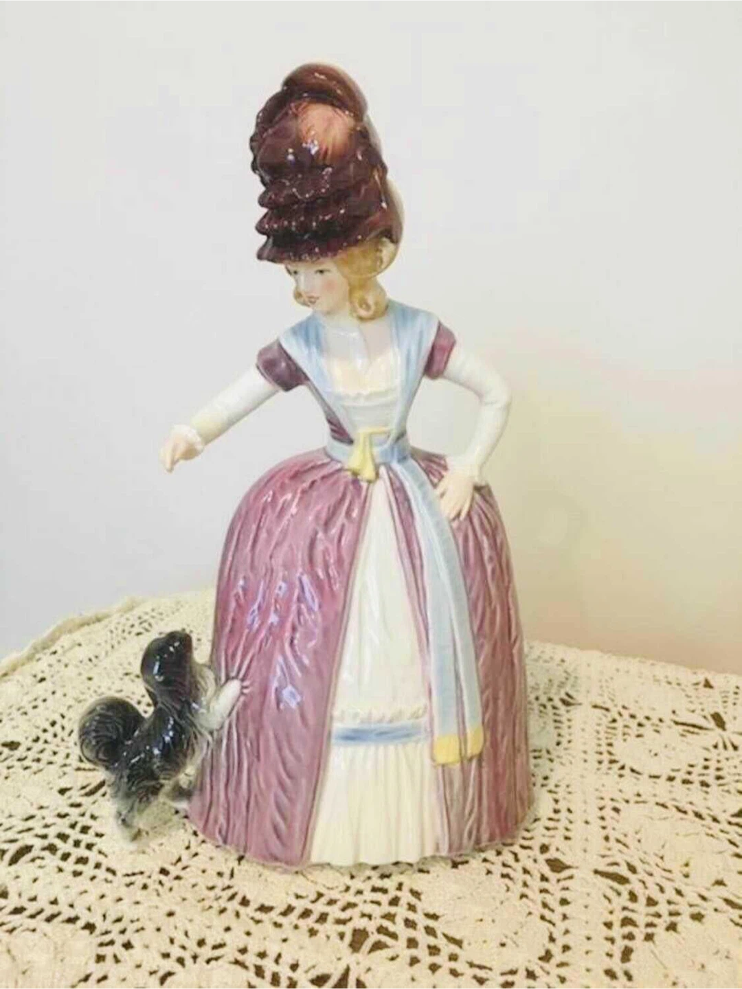 4 RARE 8-inch Goebel Hummel 1970s Figurines - photo 3