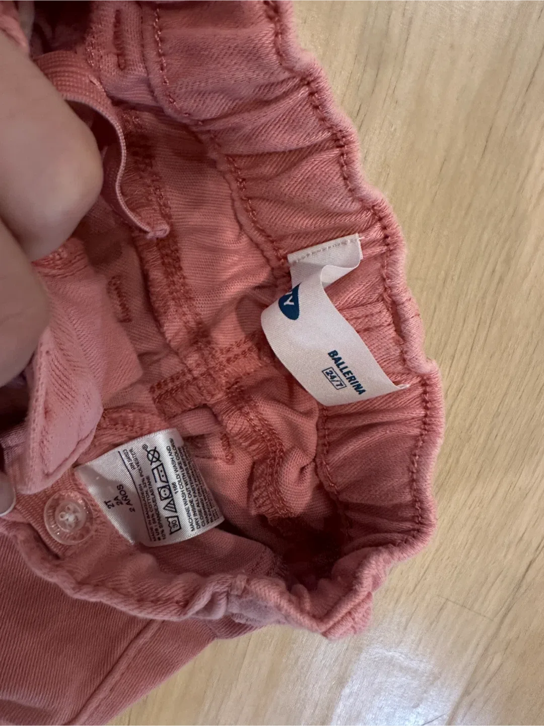 Bundle of Gap & old navy Toddler jeans, Size 2 Years image indicator(3)