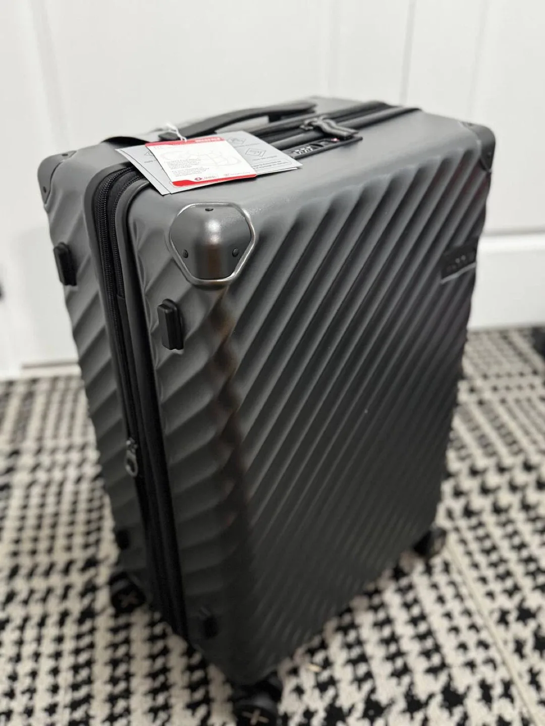 🧳 LUGGEX 24” Suitcase – Charcoal Metallic ✨ thumbnail