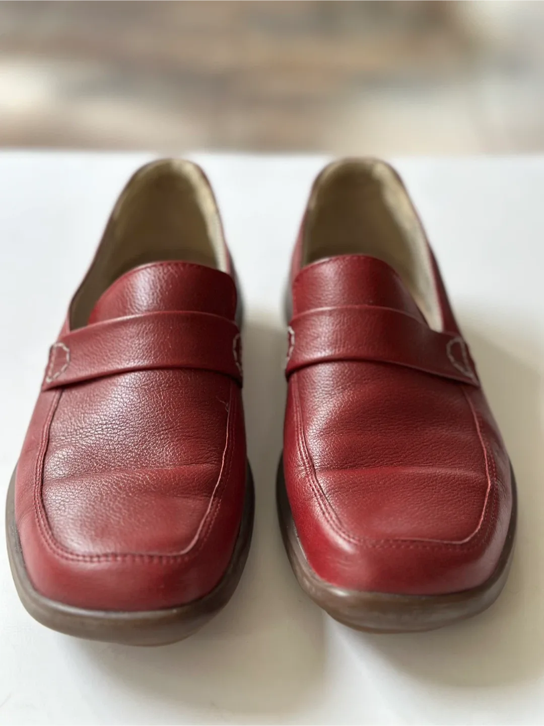 ECCO  Women’s Burgundy Leather Loafers Size 6 thumbnail