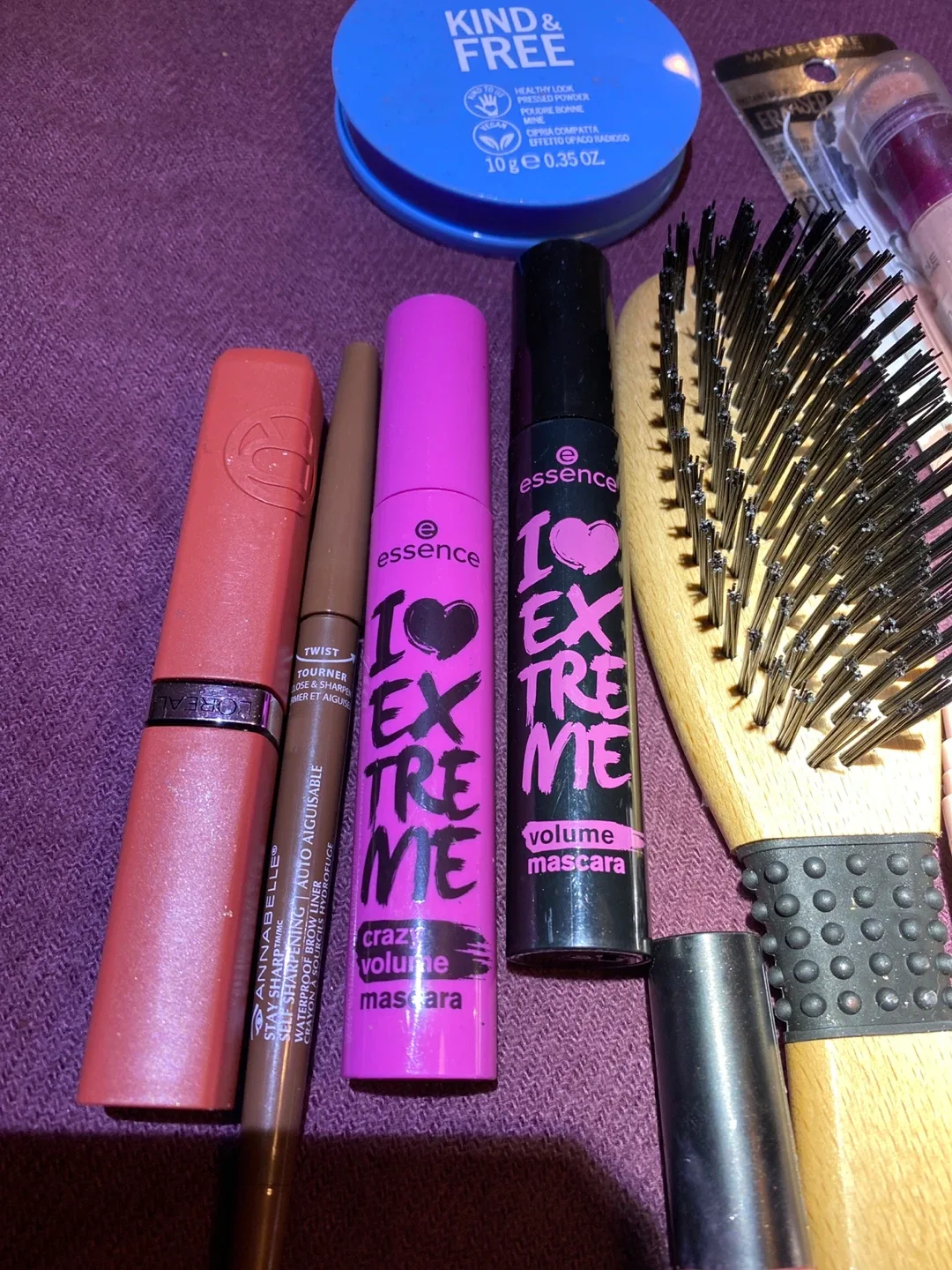 Mixed Lot of Makeup & Beauty Items image indicator(2)