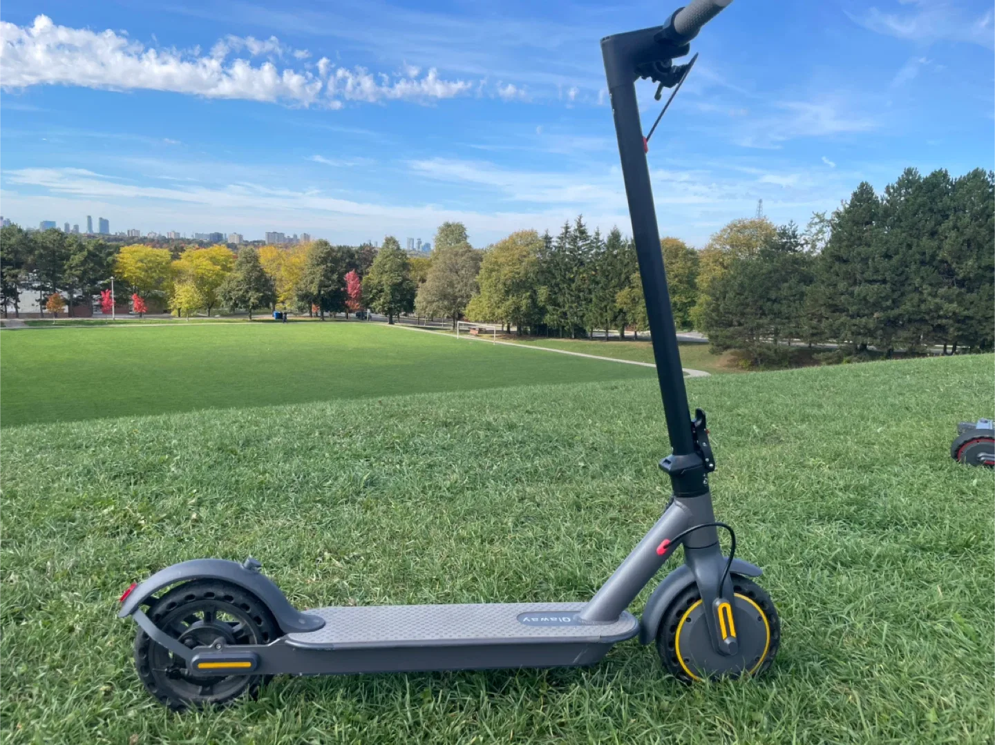 ⚡ Qlaway Electric Scooter – 31 KM/H SPEED! – $280 FIRM⚡ image indicator(3)