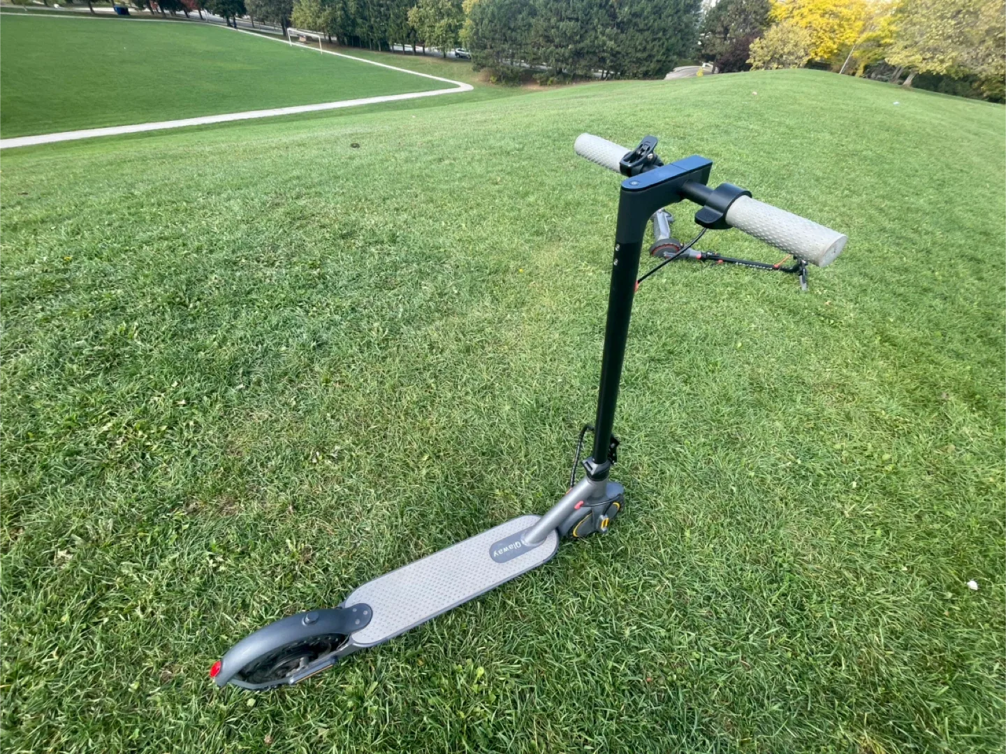 ⚡ Qlaway Electric Scooter – 31 KM/H SPEED! – $280 FIRM⚡ image indicator(4)