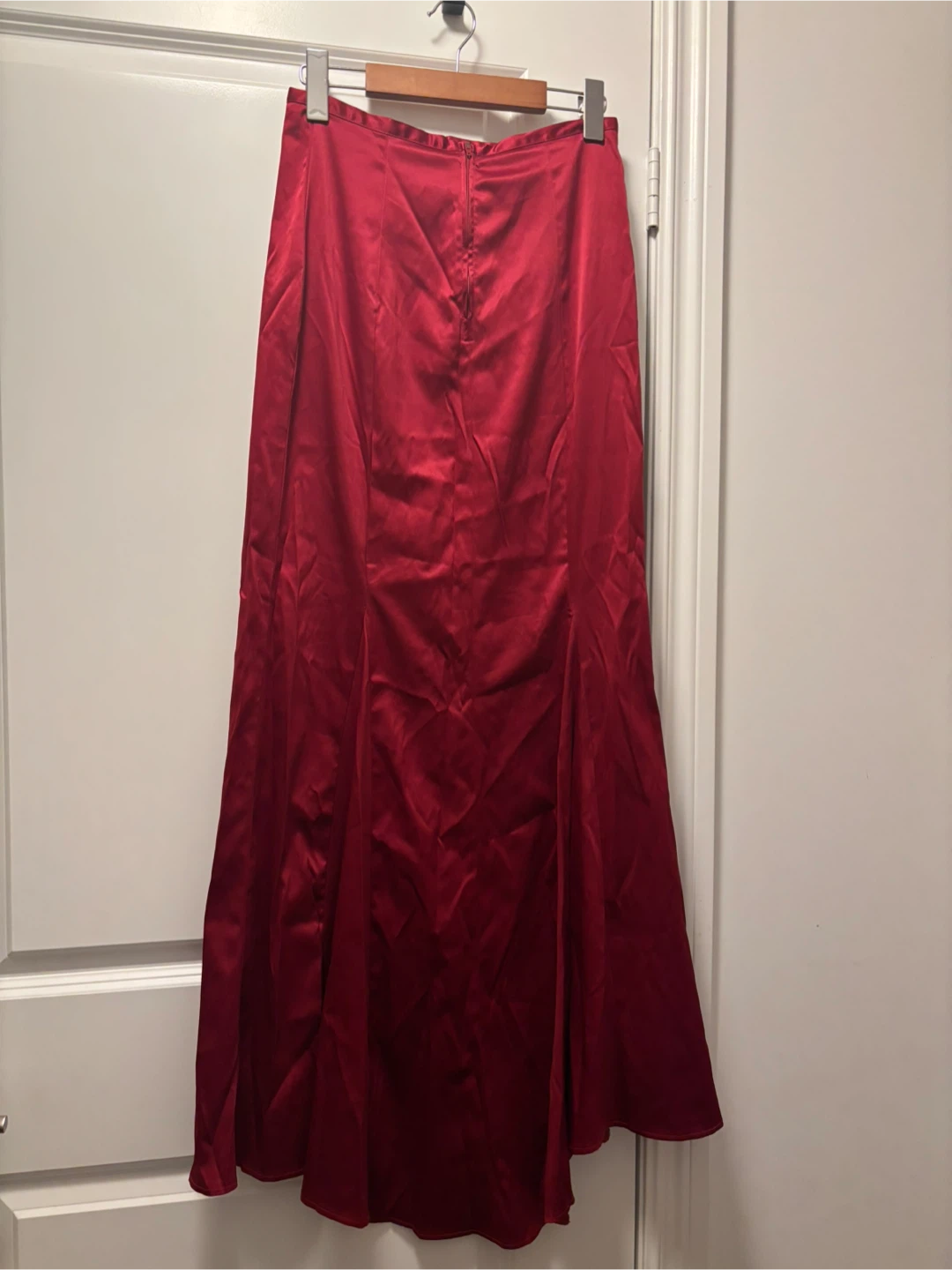 Pimkie Red Satin Skirt, Size 38 - photo 2