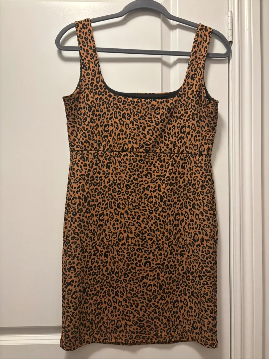H&M Leopard Print Dress image indicator(2)