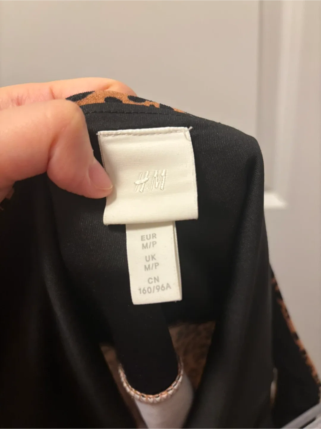 H&M Leopard Print Dress image indicator(3)